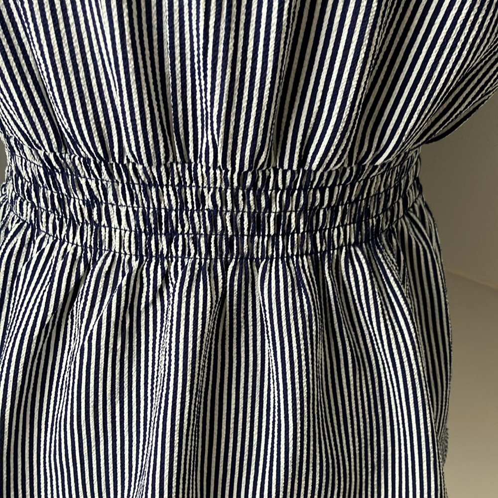 Flattering fitted blue and white peplum blouse top M EUC - Picture 7 of 14